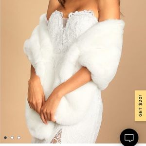 Lulus Upscale Style White Faux Fur Stole